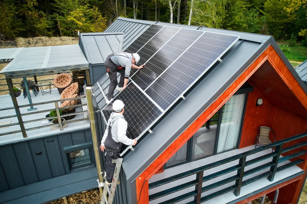 Quel type de toiture choisir pour installer efficacement des panneaux solaires ?